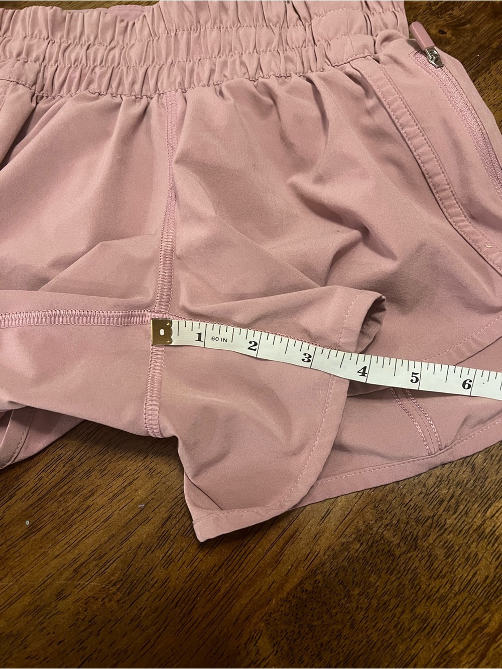 Lululemon Tracker Short V 4" Size 4 Mauve W7AZ2S - Picture 14 of 14
